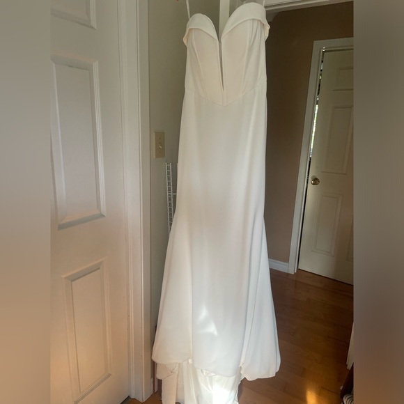 MIKAELLA Wedding dress with added removable sleeves - Picture 8 of 9